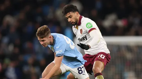 Lucas Paquetá voltou ao radar de Guardiola, e uma troca envolvendo Jack Grealish com o West Ham ganha força nos bastidores. (Photo by Carl Recine/Getty Images)