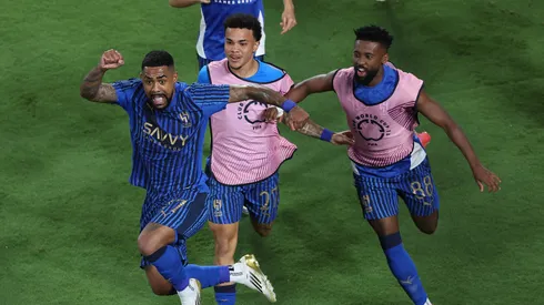 Malcom comemora gol ao lado de Kaio César e Hamad Alyam (FOTO: Megan Briggs/Getty Images)