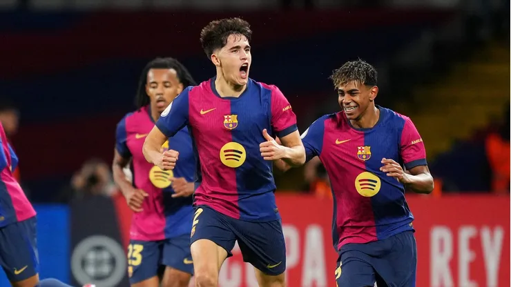 Barcelona confirma lesão de Pau Cubarsí contra o Daegu, da Coréia. Foto: Alex Caparros/Getty Images)