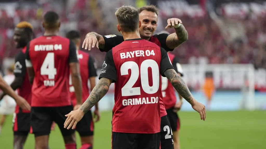 Aleix García comemorando gol do Bayer Leverkusen. Foto: Pau Barrena/Getty Images