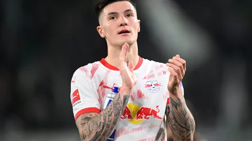 Manchester United sobe oferta por Sesko e mantém Vlahovic como alternativa (Photo by Stuart Franklin/Getty Images)