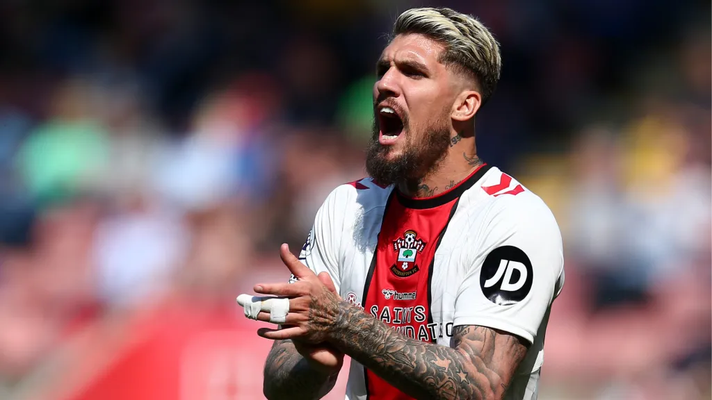Lyanco em jogo do Southampton (Foto: Charlie Crowhurst/Getty Images)