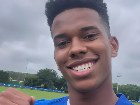 Estêvão é anunciado e torcida entende como provocação ao Palmeiras