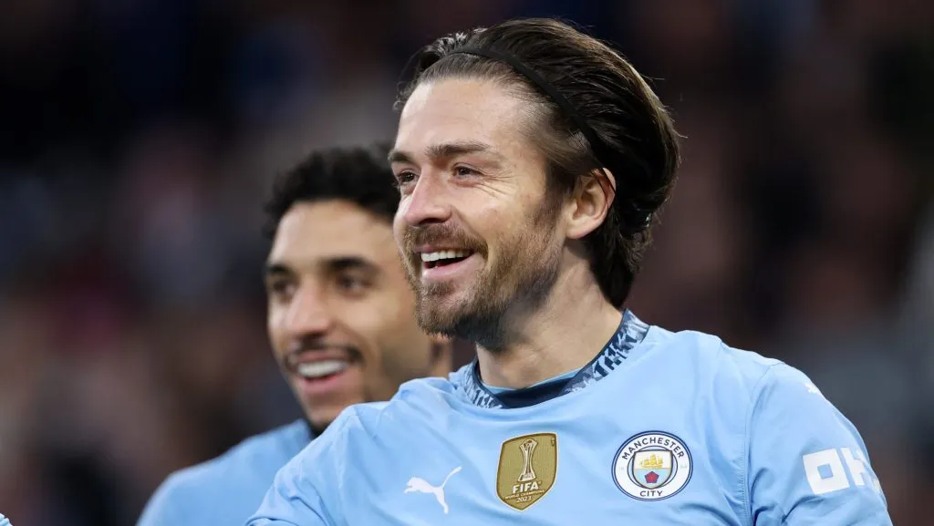 Grealish, com a camisa azul do Manchester City. Foto: