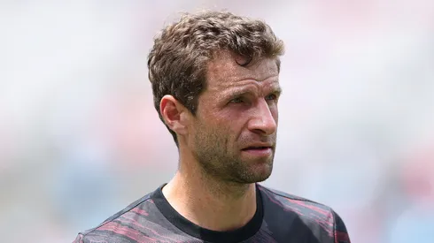 Thomas Müller antes de jogo do Bayern de Munique (Foto: Kevin C. Cox/Getty Images)