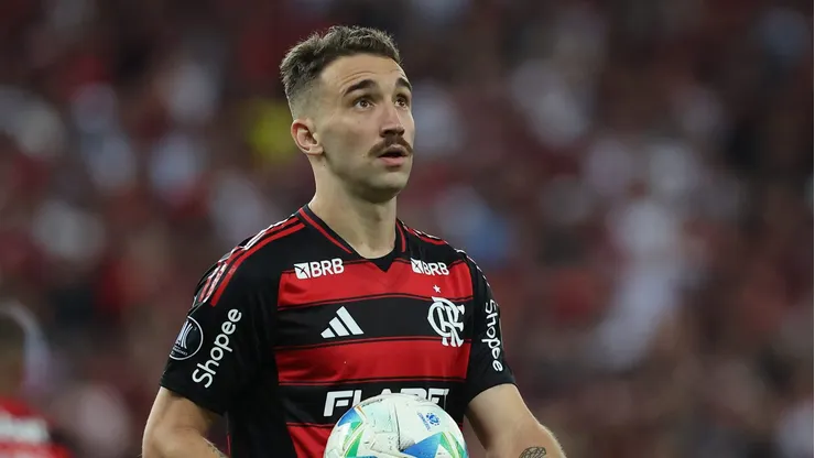 Léo Ortiz em jogo do Flamengo (Photo by Wagner Meier/Getty Images)