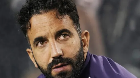 Amorim rebate críticas, protege Bayindir e adia definição sobre goleiro titular do United. (Photo by Patrick McDermott/Getty Images)