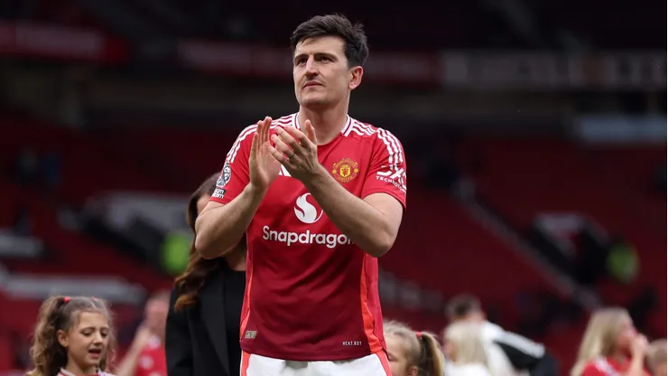 Com contrato estendido até 2026, Harry Maguire ainda pode deixar o Manchester United. (Photo by Alex Livesey/Getty Images)
