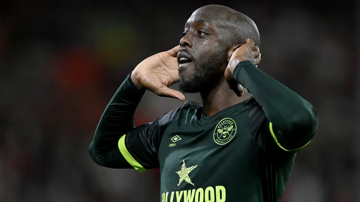 Wissa segue decidindo se deixa o Brentford nesta janela. Foto: Shaun Botterill/Getty Images