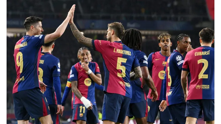 Jogadores do Barcelona, em campo (Foto: David Ramos/Getty Images)