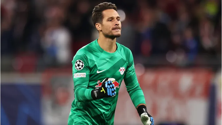 Janis Blaswich, ex-RB Leipzig, será o novo goleiro reserva do Bayer Leverkusen na temporada 2025/26. Foto: Maja Hitij/Getty Images