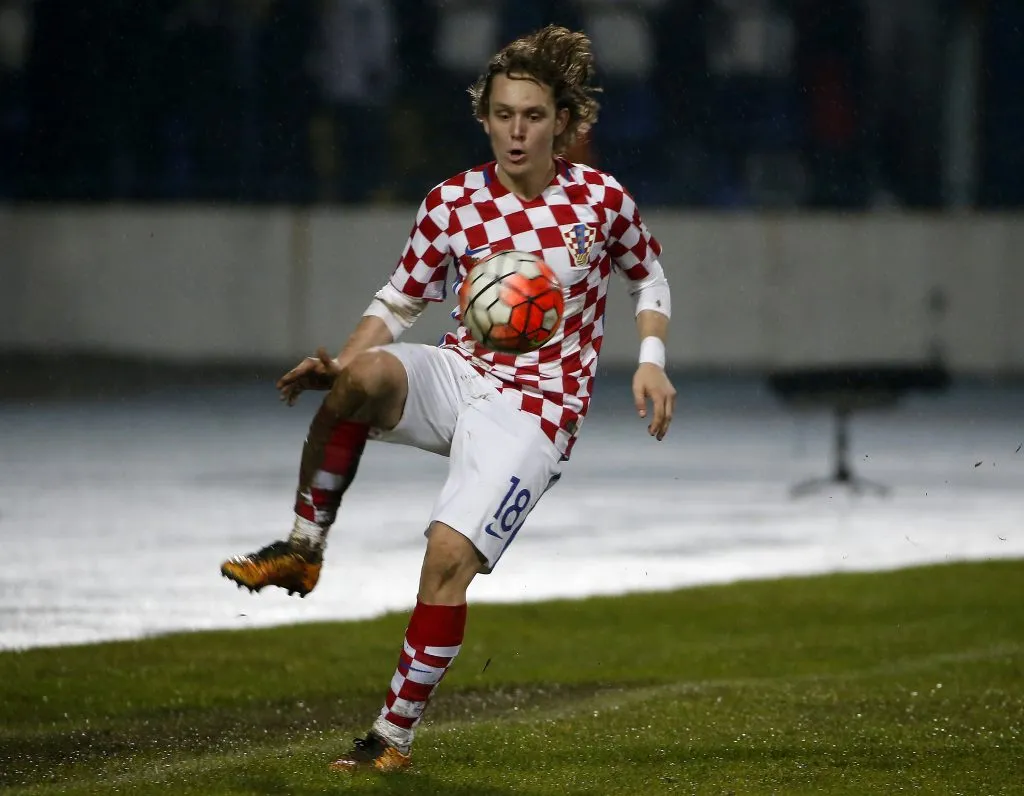 Alen Halilovic pela Seleção Croata. (Photo by Srdjan Stevanovic/Getty Images)