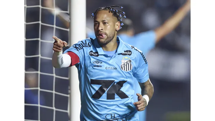 Neymar reprova gramado sintético (Photo by Alexandre Schneider/Getty Images)