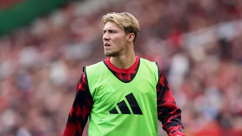 Manchester United define preço para negociar Hojlund com o Milan. Foto: Matt McNulty/Getty Images)