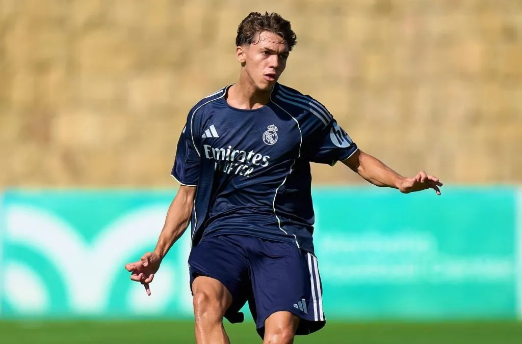 Real Madrid pode promover estreia de Thiago Pitarch após joia impressionar Xabi Alonso (Foto: Divulgação/Twitter)