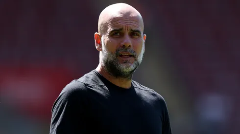Pep Guardiola em jogo do Manchester City (Foto: Michael Steele/Getty Images)