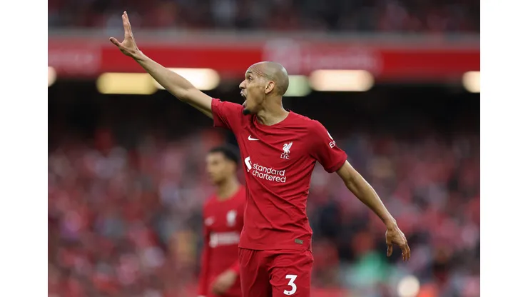 Fabinho quando atuava pelo Liverpool (Photo by Alex Livesey/Getty Images)