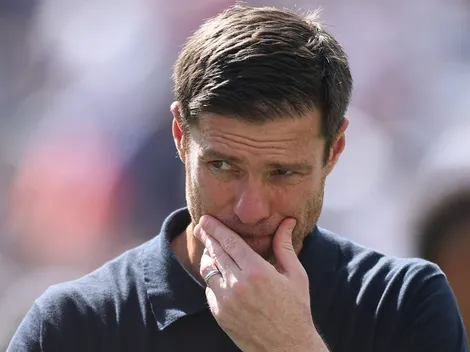 Xabi quer reforços, mas diretoria não; Só saídas abririam espaços