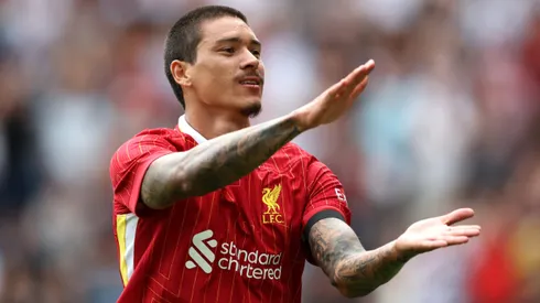 Darwin Núñez em ação pelo Liverpool. (Photo by Matt McNulty/Getty Images)