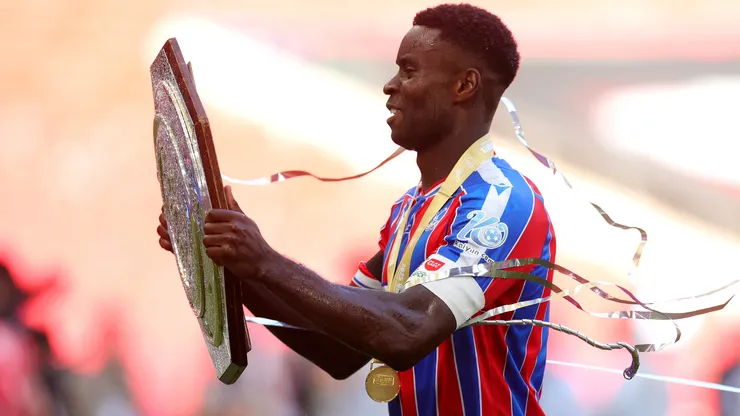 Marc Guéhi após título do Crystal Palace (Foto: Julian Finney/Getty Images)