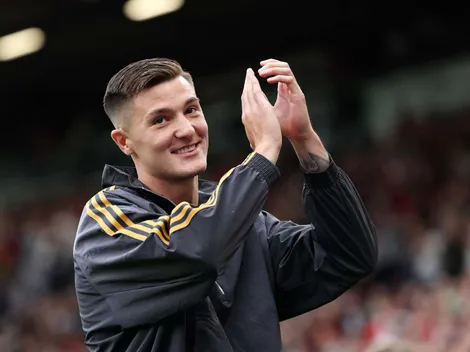 Manchester United investe em ataque com quatro novos reforços