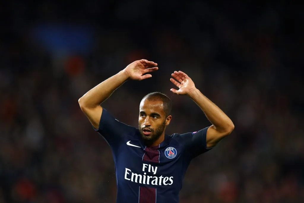 Lucas Moura quando atuava pelo PSG. (Photo by Dean Mouhtaropoulos/Getty Images)