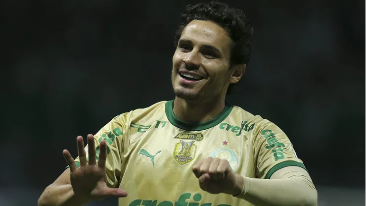 Palmeiras é procurado pelo Los Angeles FC e pode fechar a venda de Raphael Veiga. (Photo by Ricardo Moreira/Getty Images)