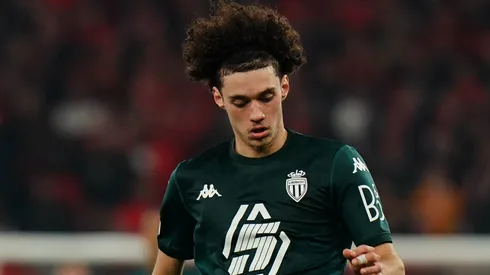 Maghnes Akliouche, jovem promessa do Monaco, desperta interesse do Manchester City em janela movimentada. Foto: Gualter Fatia/Getty Images