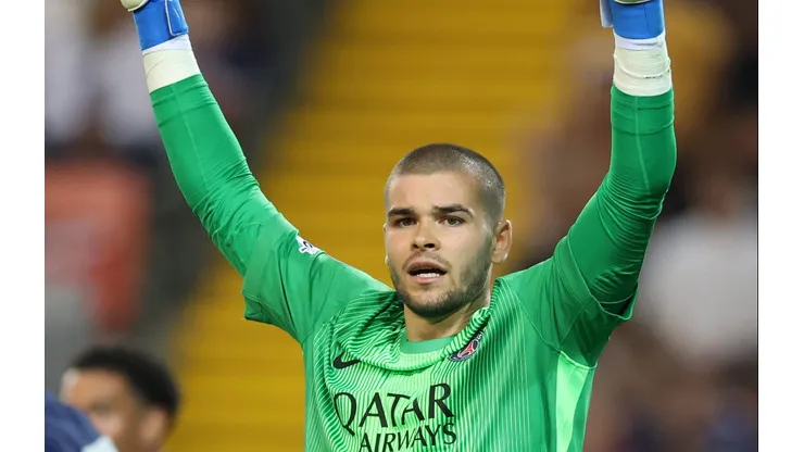 PSG X Tottenham: Lucas Chevalier comete falha bizarra em sua estreia após barrar Donnarumma; Veja o vídeo. (Photo by Claudio Villa/Getty Images)