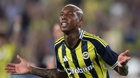 Anderson Talisca, que hoje no Fenerbahçe, mas não deve ficar no clube turco. (Photo by Ahmad Mora/Getty Images)