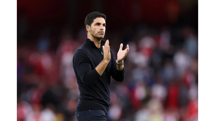 Mikel Arteta projeta estreia do Arsenal na Premier League. (Photo by Justin Setterfield/Getty Images)