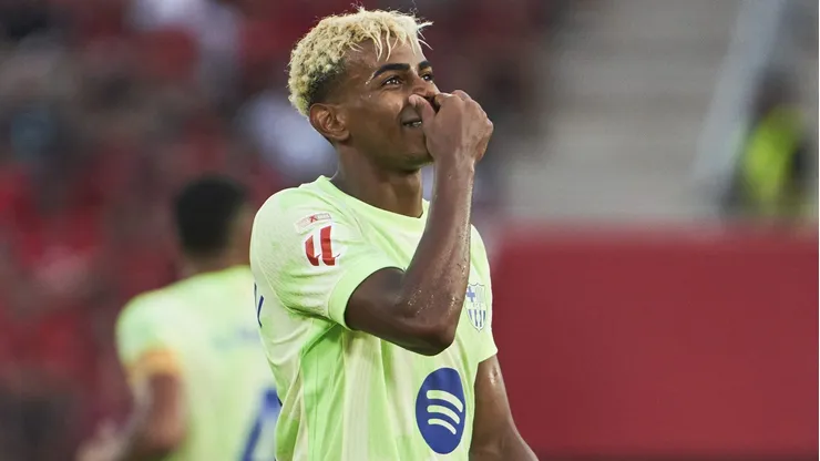 Lamine Yamal marca golaço em Mallorca x Barcelona e é comparado com Messi; Veja o vídeo. (Photo by Rafa Babot/Getty Images)