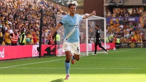 Na vitória do Manchester City sobre o Wolves, Tijjani Reijnders brilhou com um gol, uma assistência e domínio total do meio-campo. (Photo by Alex Pantling/Getty Images)