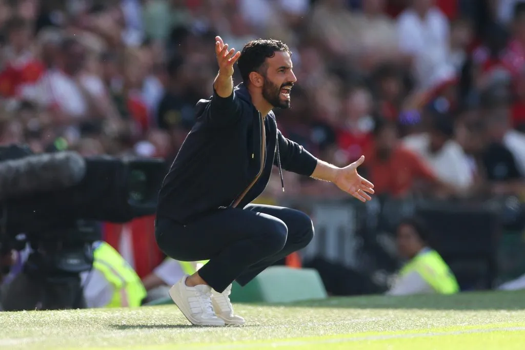 Ruben Amorim é o técnico do Manchester United. (Photo by Stu Forster/Getty Images)