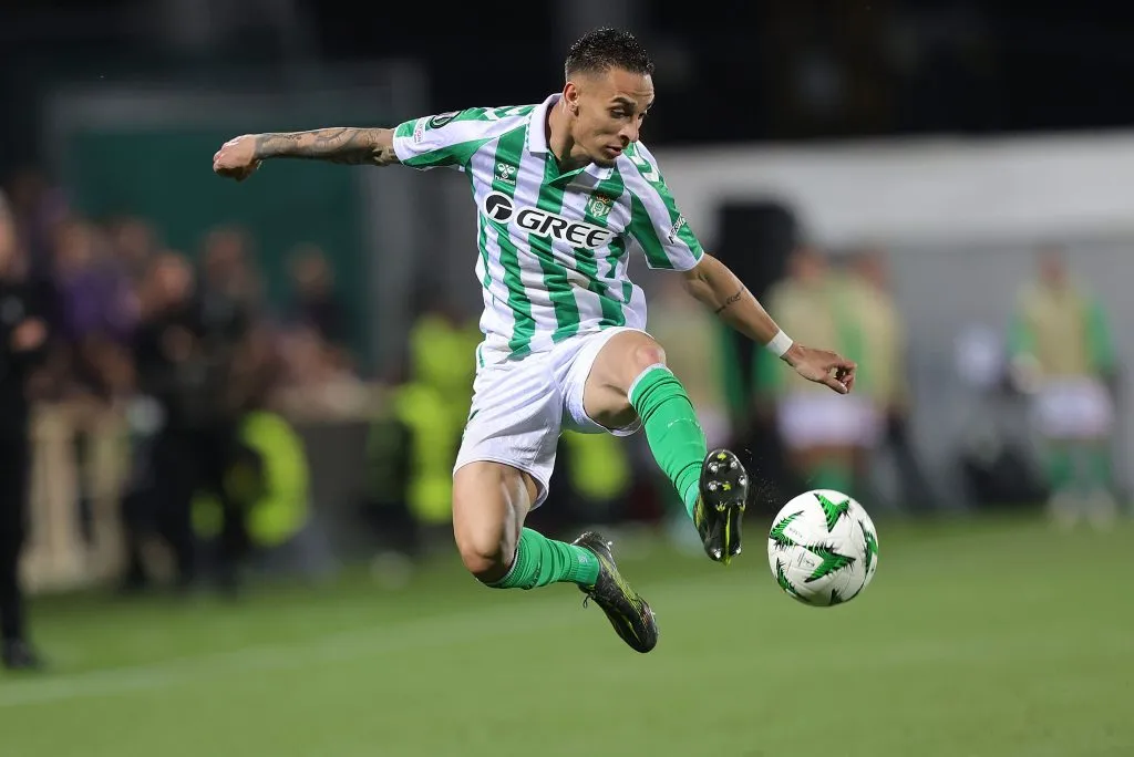 Antony fez boa temporada com a camisa do Real Betis. (Photo by Gabriele Maltinti/Getty Images)