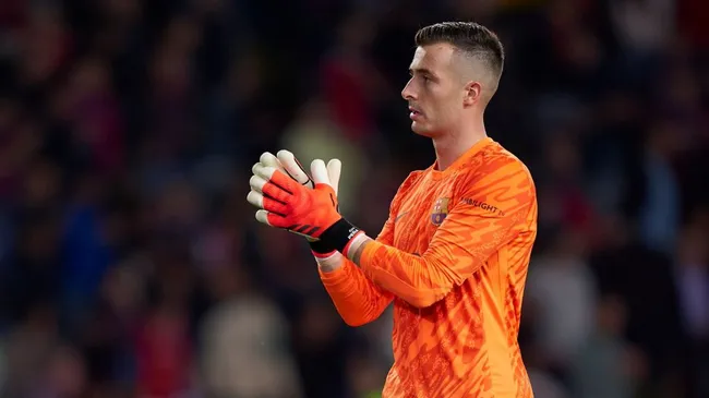 Iñaki Peña durante jogo da Champions League (Foto: Pedro Salado – Getty Images)