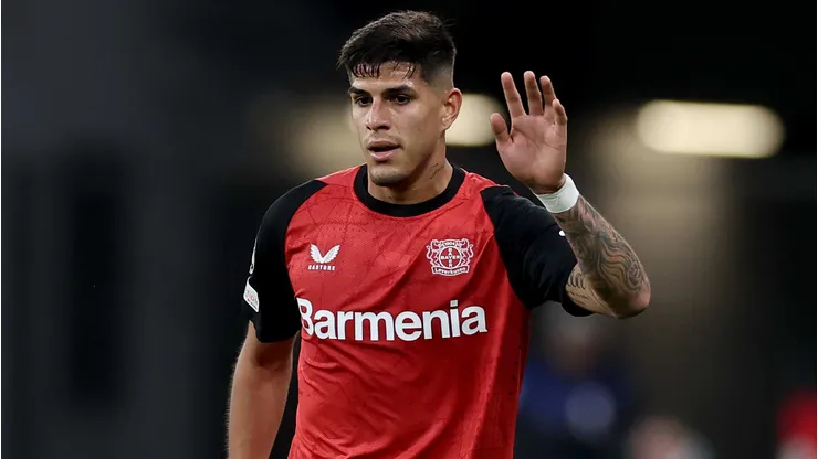 Hincapié é alvo também de proposta do Chelsea, que se articula para apresentar oferta. Foto: Lars Baron/Getty Images
