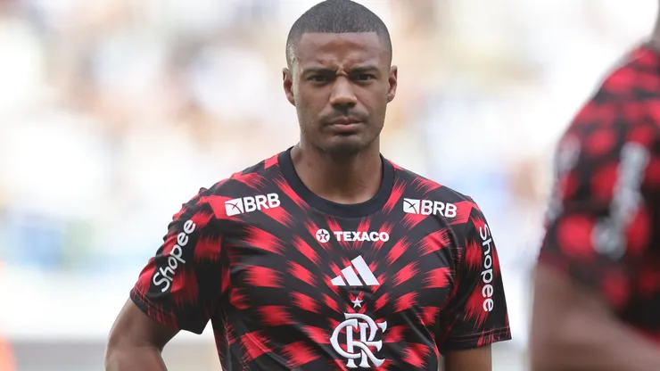 Flamengo pode acertar a venda de De La Cruz ao River Plate em acordo de R$ 109 milhões.