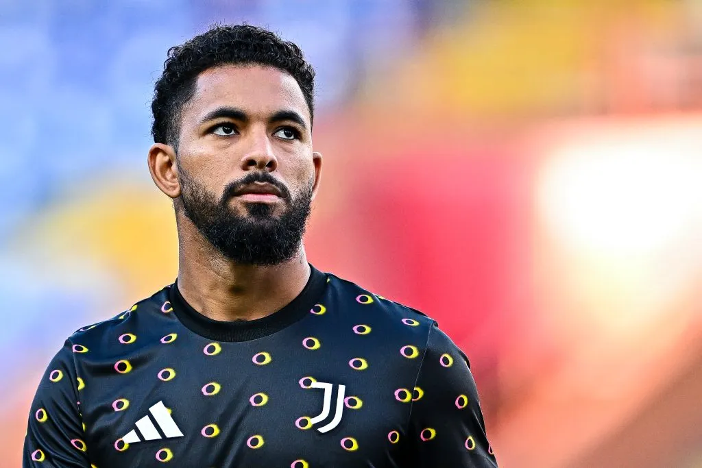 Douglas Luiz jogará pelo Nottingham Forest