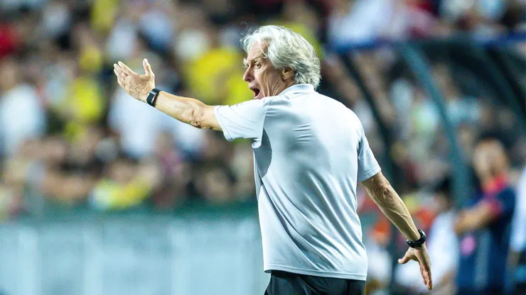 Jorge Jesus no comando do Al-Nassr (Foto: Yu Chun Christopher Wong/Eurasia Sport Images/Getty Images)