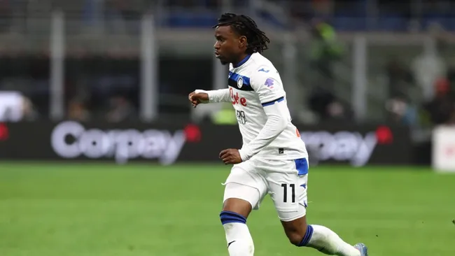 Lookman  em ação pelo Atalanta. Foto: Marco Luzzani/Getty Images