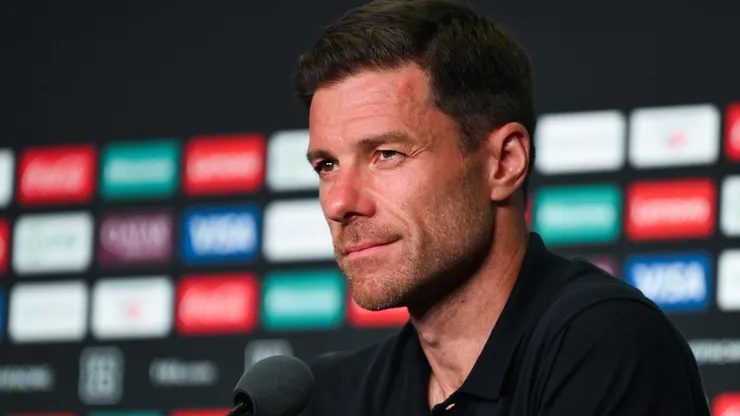 Xabi Alonso durante coletiva no Real Madrid (Foto: David Ramos/Getty Images)