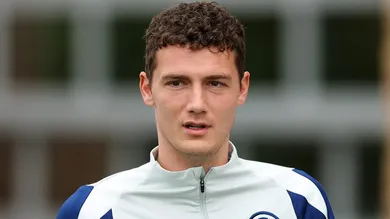 Pavard, que foi oferecido ao Barcelona, em ação com a Inter (Photo by Buda Mendes/Getty Images)