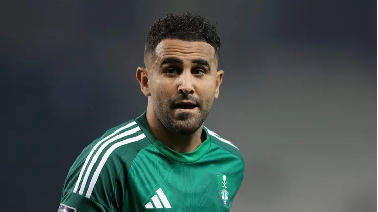 Al-Nassr e Al-Ahli chegam embalados por atuações marcantes nas semifinais, trazendo craques como Cristiano Ronaldo, João Félix, Riyad Mahrez e Ivan Toney para uma disputa que reúne talento, rivalidade e expectativas elevadas. (Photo by Mohamed Farag/Getty Images)