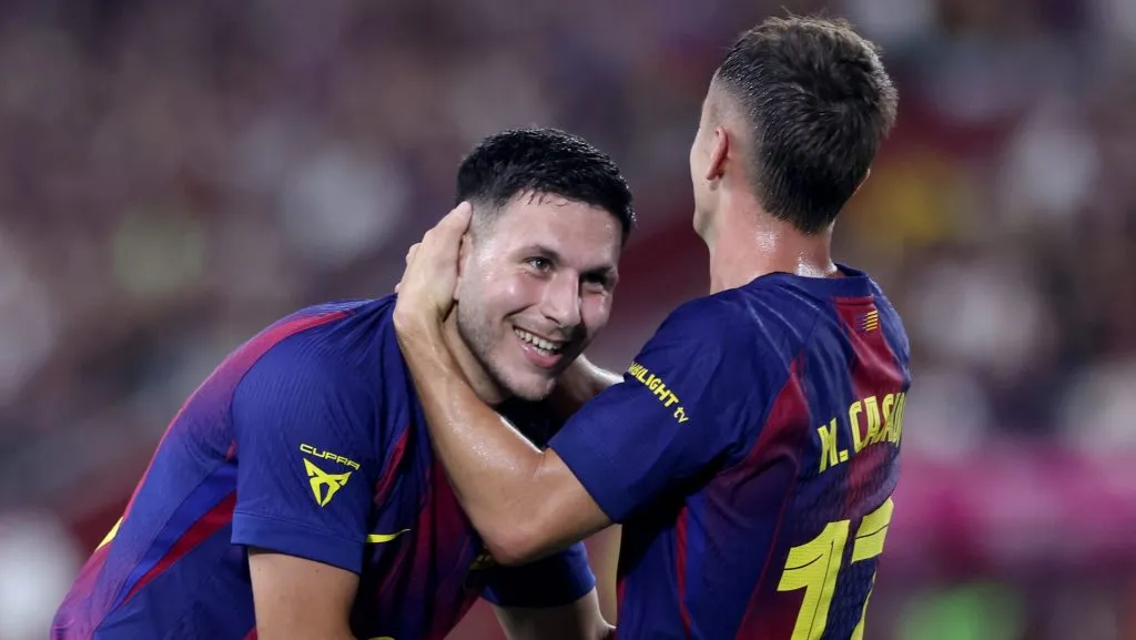 A decisão reflete não apenas a estratégia esportiva do clube, mas também a atenção às normas da LaLiga e da RFEF, em meio a um cenário que envolve polêmicas semelhantes no Real Madrid com Franco Mastantuono. (Photo by Paul Miller/Getty Images)