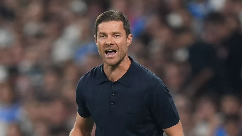 Xabi Alonso gritando em partida do Real Madrid (Foto: Angel Martinez/Getty Images)