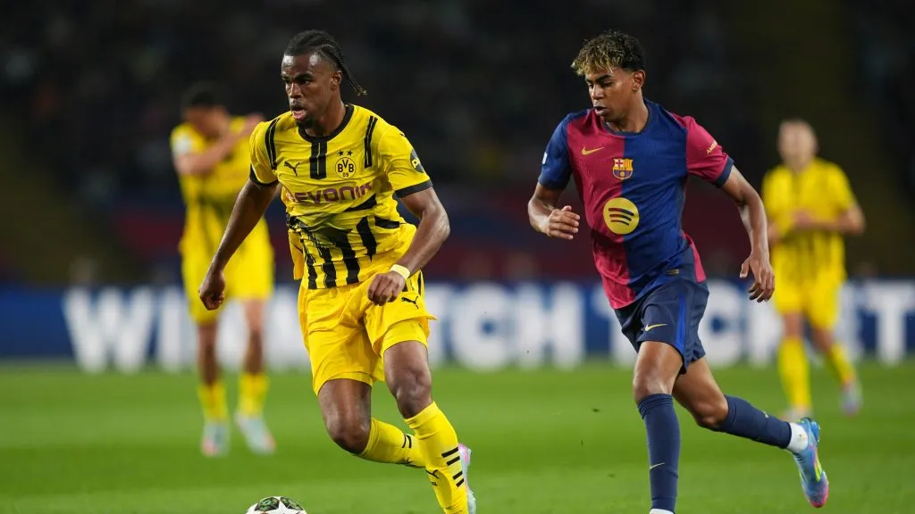 Carney Chukwuemeka atuou por empréstimo no Borussia Dortmund na última temporada. Foto: Pedro Salado/Getty Images