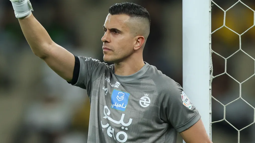 Marcelo Grohe, oferecido ao Flamengo, em campo no mundo saudita. Foto: Yasser Bakhsh/Getty Images