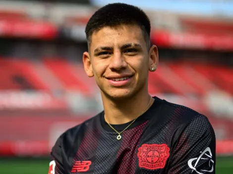 Echeverri recebe camisa 9 e é apresentado no Leverkusen