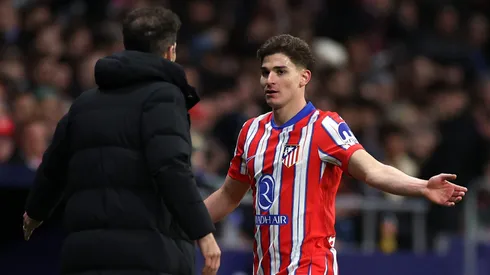 Mesmo com números expressivos, Julián Álvarez segue sem espaço no esquema de Simeone. (Photo by Florencia Tan Jun/Getty Images)
